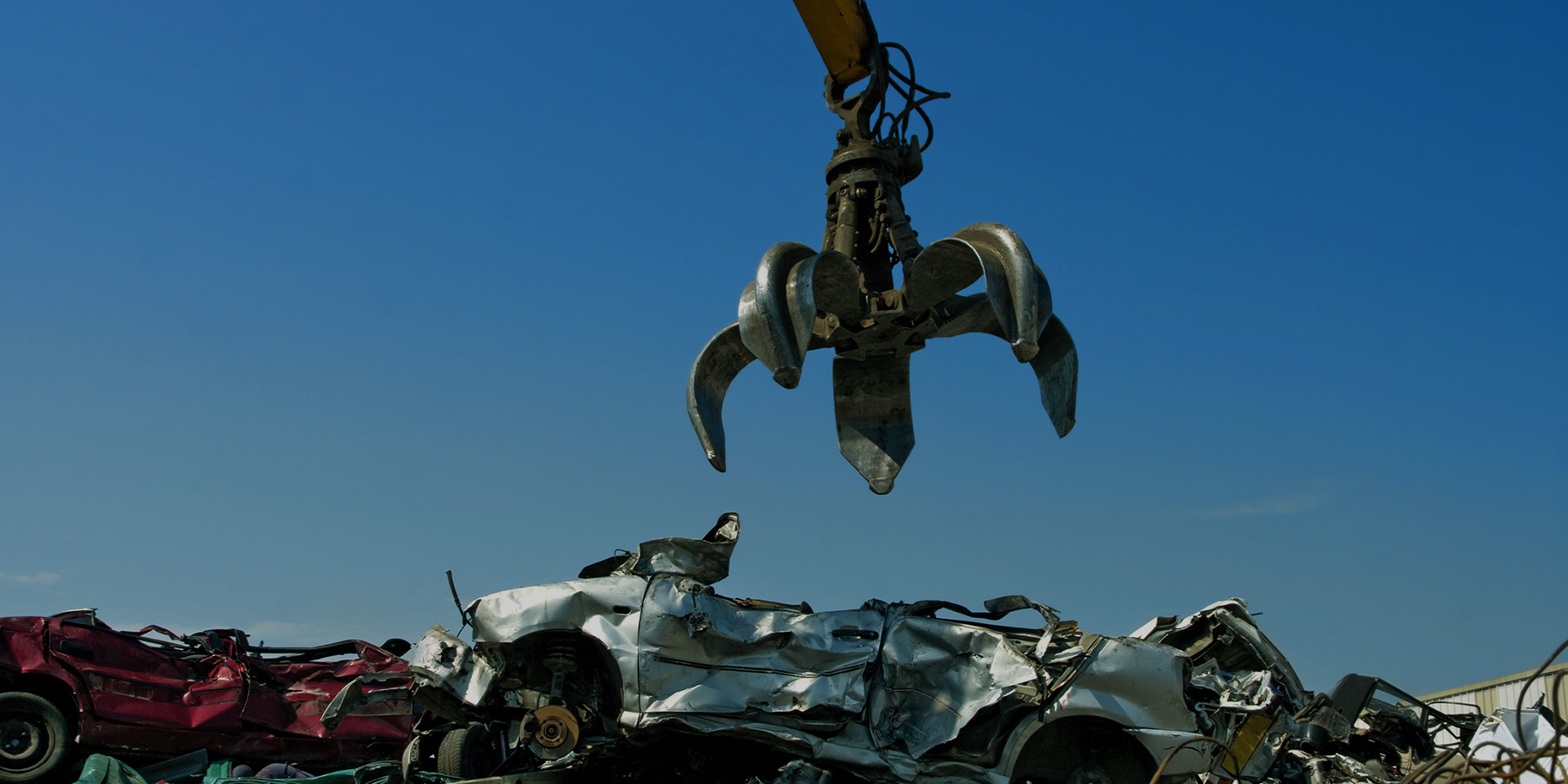 Autodemolizione Bresolin presenta l'autodemolizione